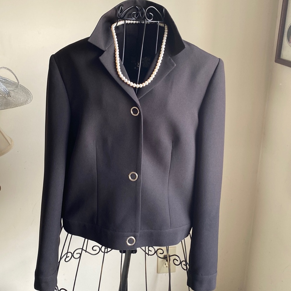 Women size 6p Snap Front Jacket